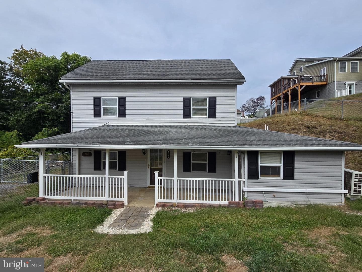 240 Ewing Street photo 1