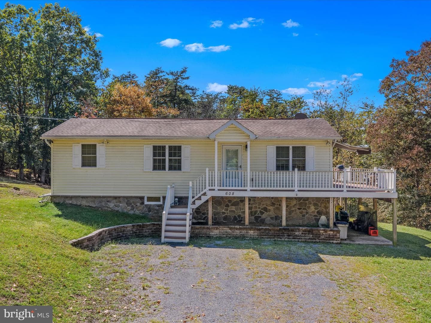 608 Dehaven Road photo 1