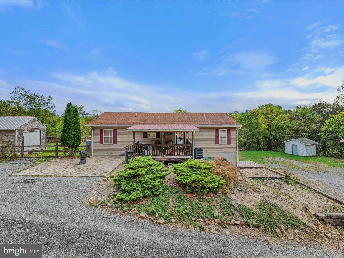 193 Idris Lane photo 1