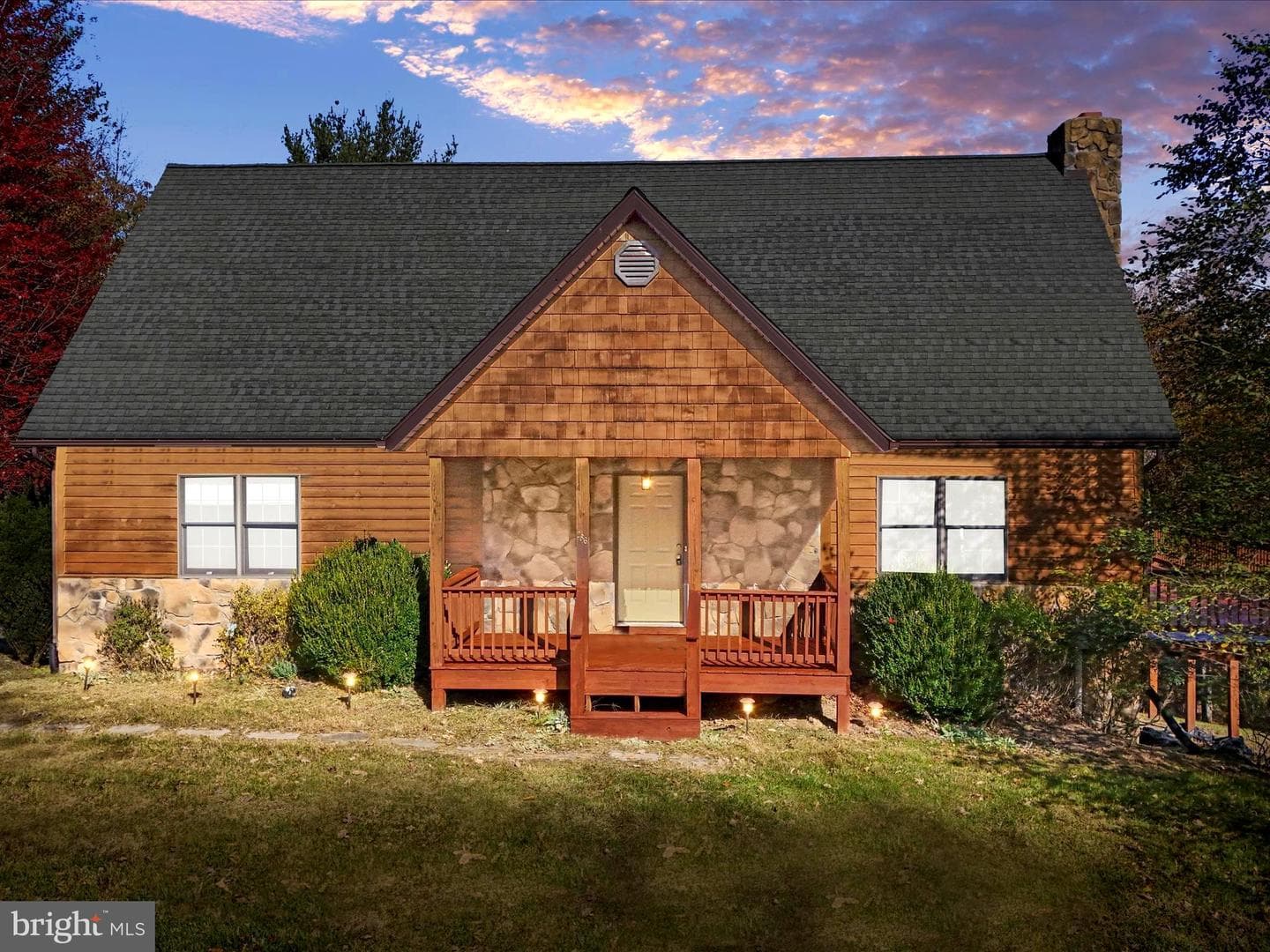 286 Colonial Drive photo 1