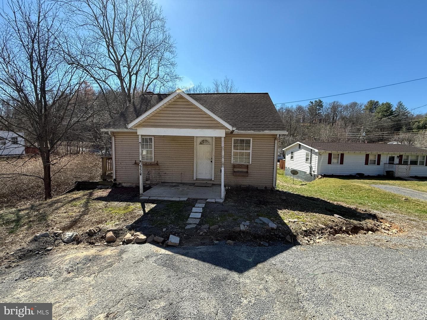 558 Martinsburg Road photo 1