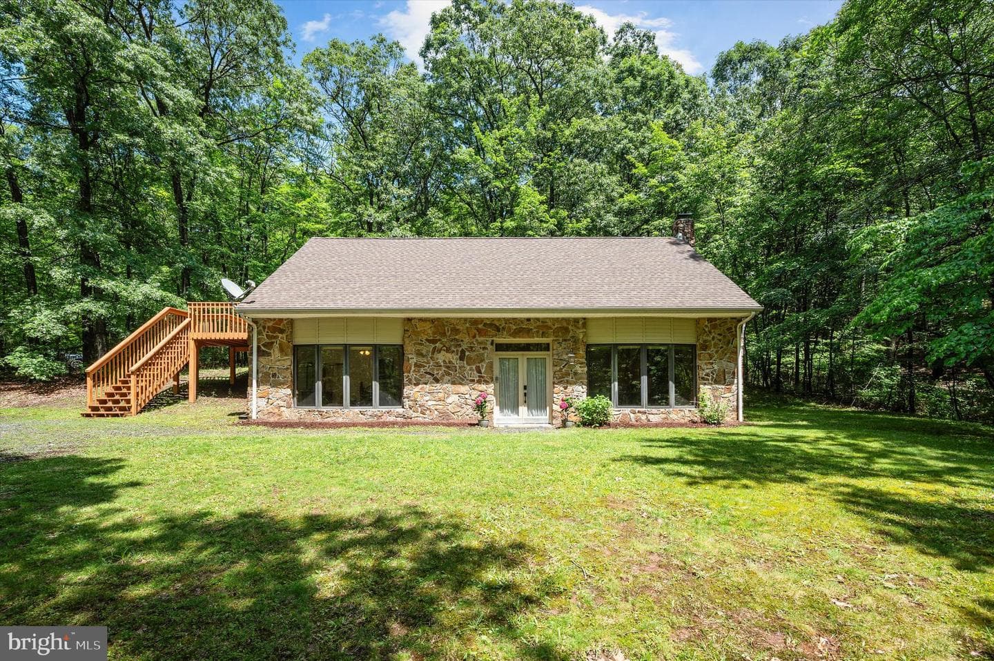 734 Log Cabin Lane photo 1