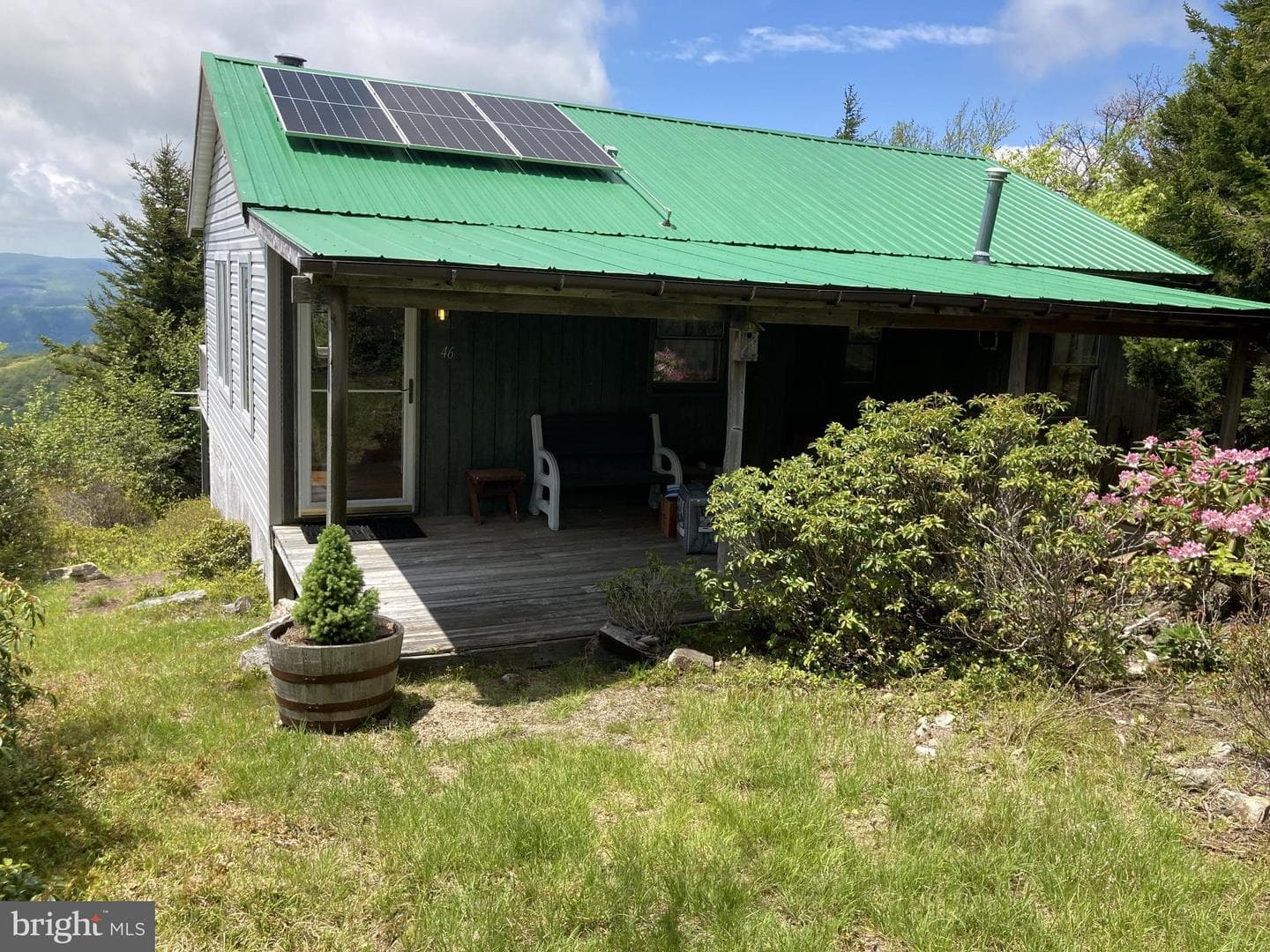 46 Pond Road photo 1