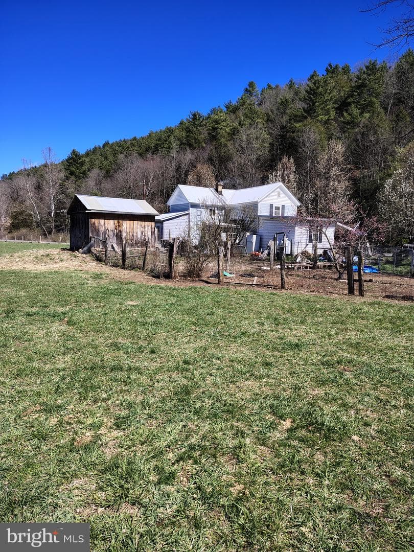 8124 Thorn Creek Road, Sugar Grove